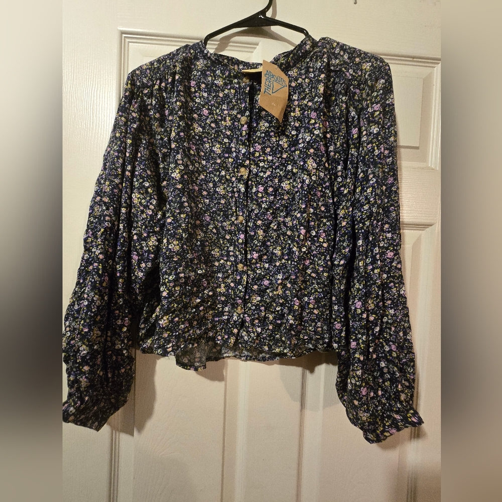 Girls blouse size 3xl (22.5)